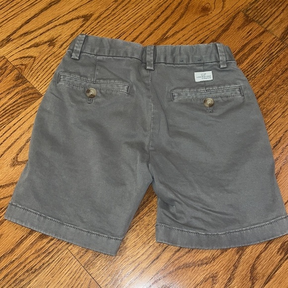 Vineyard Vines Boy’s Grey Shorts Size 5 - Picture 3 of 5